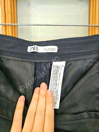 Pantalón raya diplomática azul marino zara