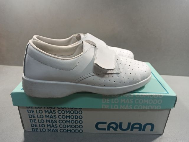 Zuecos Cavan blancos