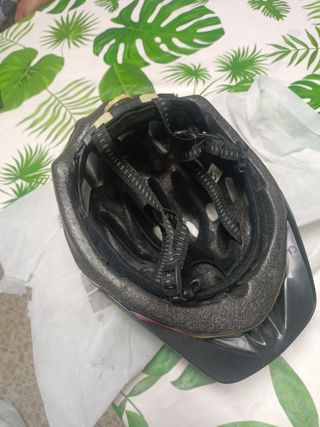 Casco bici rojo-dorado