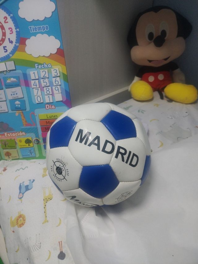 Calendario Infantil + Pelota Real Madrid