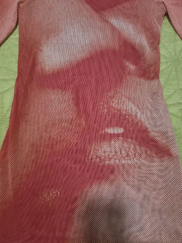 Vestido Camiseta Zara rojo rosado