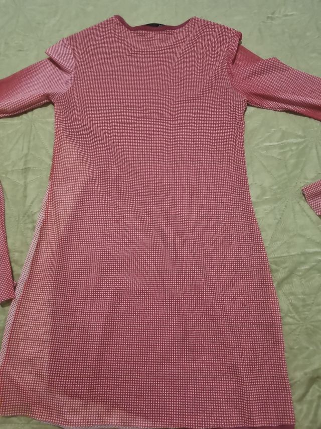 Vestido Camiseta Zara rojo rosado