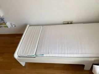 Cama infantil IKEA SlÄKT blanca