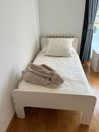 Cama infantil IKEA SlÄKT blanca
