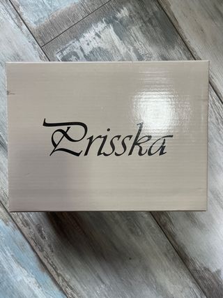 Tacones dorados Brisska