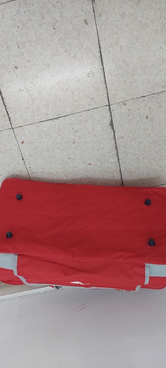 Bolsón deportivo rojo