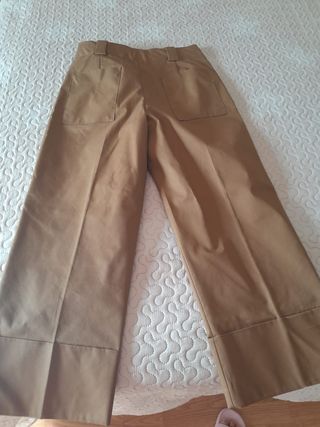 Pantalones chinos Zara marrón