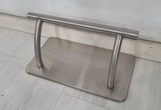 Reposapiés metálico plateado