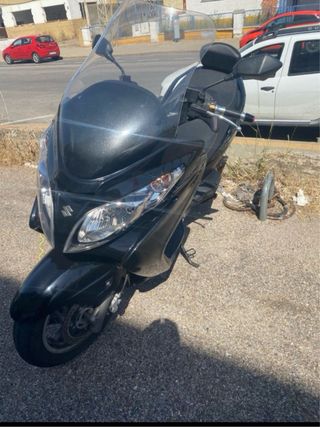 SUZUKI BURGMAN 400 - Scooter
