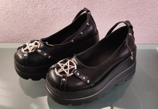 Zapatos plataforma negros góticos