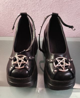 Zapatos plataforma negros góticos