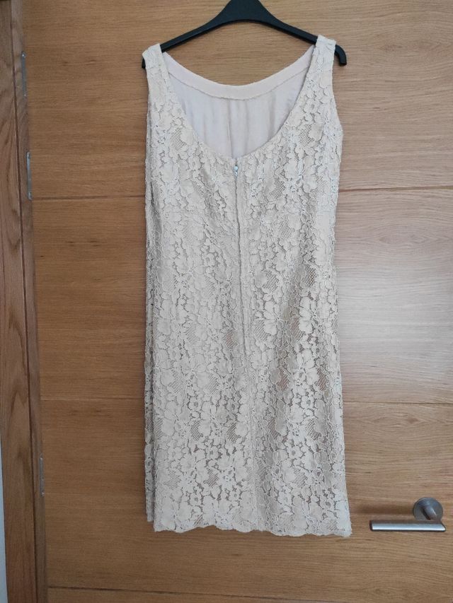 Vestido beige tirantes encaje