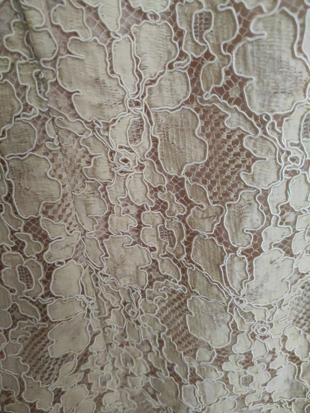 Vestido beige tirantes encaje