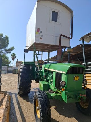 Tractor John Deere 3120 Opción de alquilar este añ