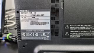 Portátil Toshiba Satellite Core 2 T130-132 rojo