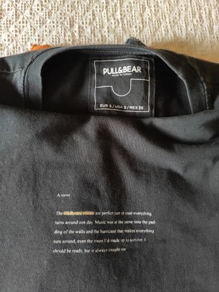Bermuda Vaquera Koroshi talla M+ dos camisetas
