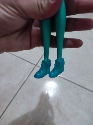 Muñeca Barbie Color Reveal