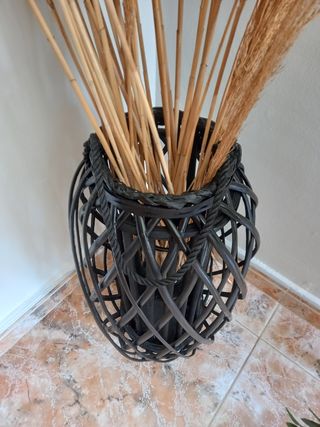 Candelabro mimbre negro + Plumas