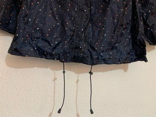 Chubasquero de lunares