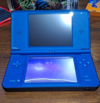 Nintendo DSi XL Azul