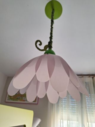 Litera infantil blanca y morada