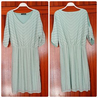 Vestido de Vila aguamarina con abalorios plateados