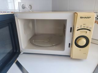 Microondas Sharp R-272 - 800W