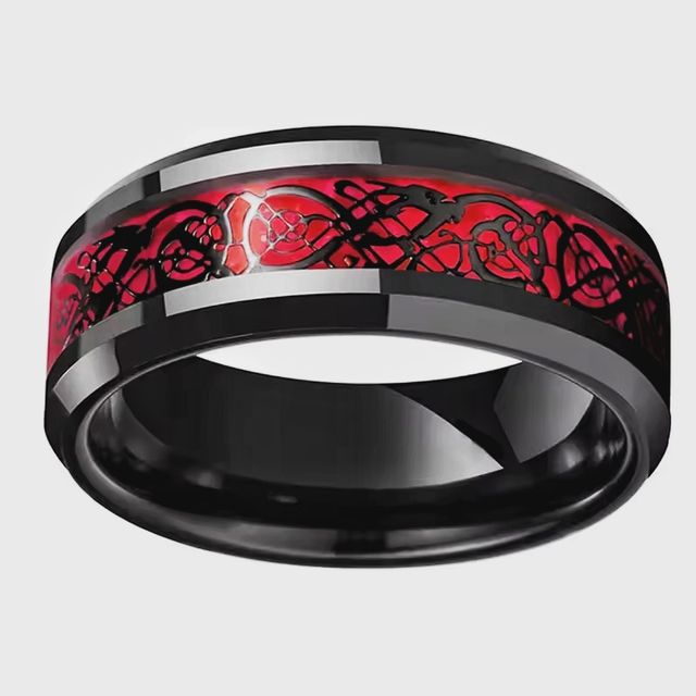 Alianzas de boda negras y rojas