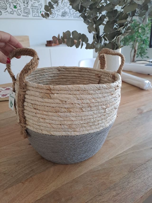 Cesta de mimbre Sinder beige y gris
