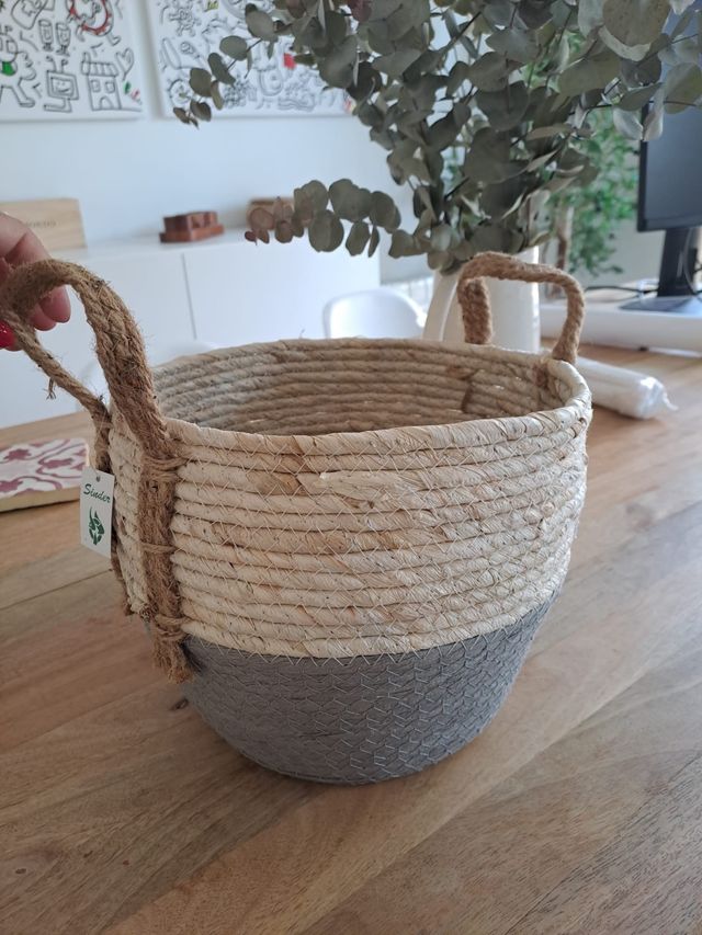 Cesta de mimbre Sinder beige y gris