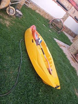 Kayak individual amarillo