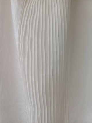 Blusa blanca plisada