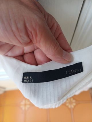 Blusa blanca plisada