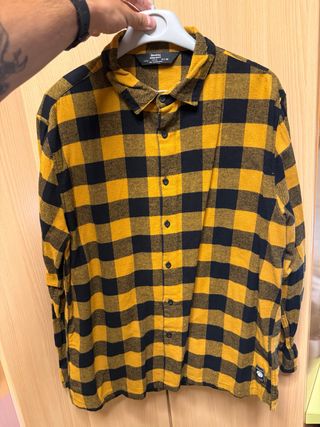 Camisa de cuadros amarilla-negra 
Talla L