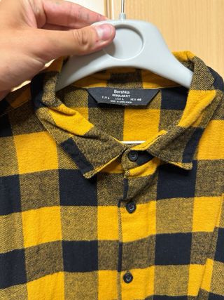 Camisa de cuadros amarilla-negra 
Talla L