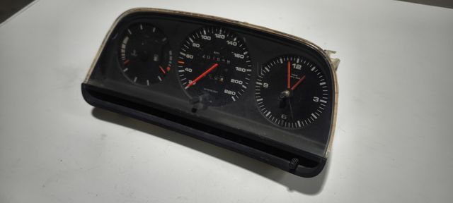 Cuadro instrumentos Audi 100