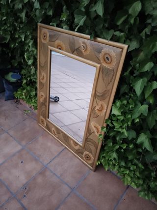 Espejo decorativo con girasoles