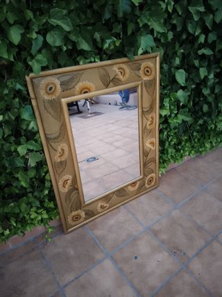 Espejo decorativo con girasoles