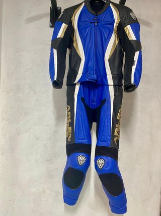 Mono piel Arlen Ness dos piezas 
Talla 48
