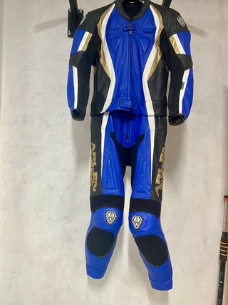 Mono piel Arlen Ness dos piezas 
Talla 48
