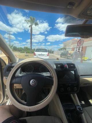 Volkswagen Golf 2004