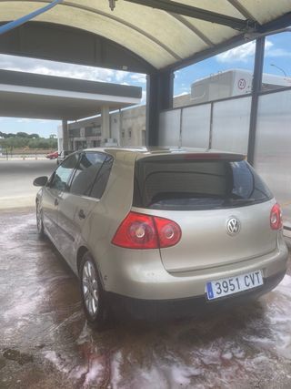 Volkswagen Golf 2004