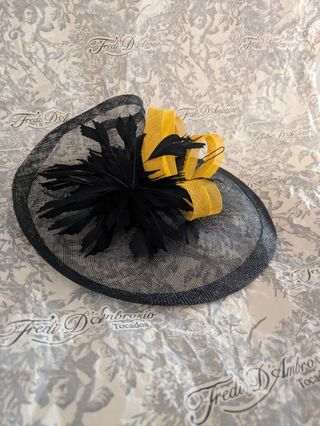 Tocado Fredi D'Ambrosio negro y amarillo