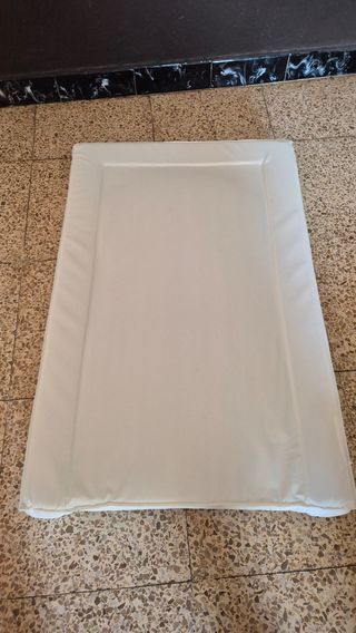 Cambiador bebé flexible.