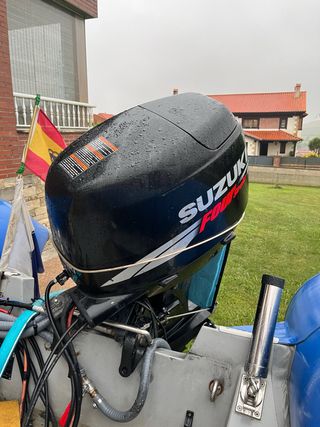 Embarcación neumática 4,80 con Suzuki 50cv