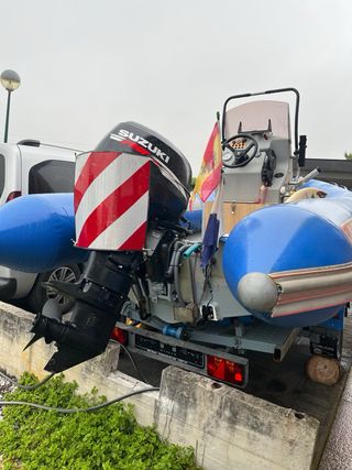 Embarcación neumática 4,80 con Suzuki 50cv