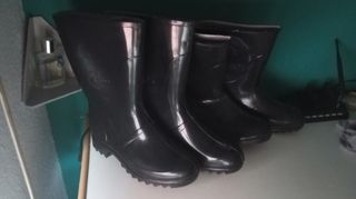 2 BOTAS DE AGUA, FOCA unisex (2 pares) Talla:41/44