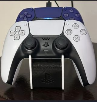 Soporte carga mandos PS5-PS4