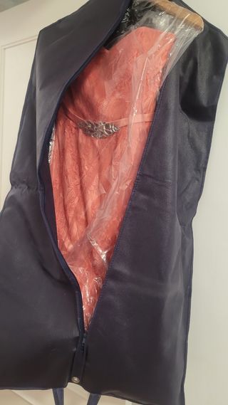 Vestido AZAHAR NOVIAS con un poco de cola. 