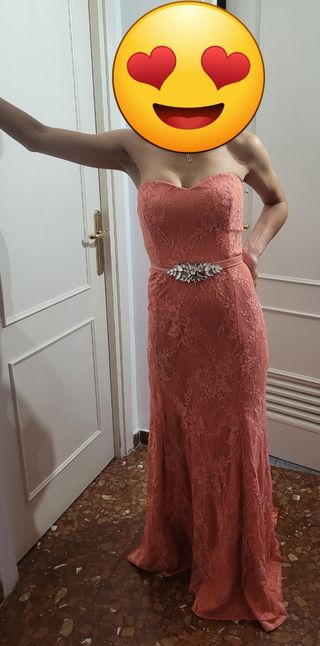 Vestido AZAHAR NOVIAS con un poco de cola. 